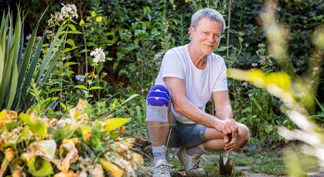 Gartenarbeit trotz Knieschmerzen